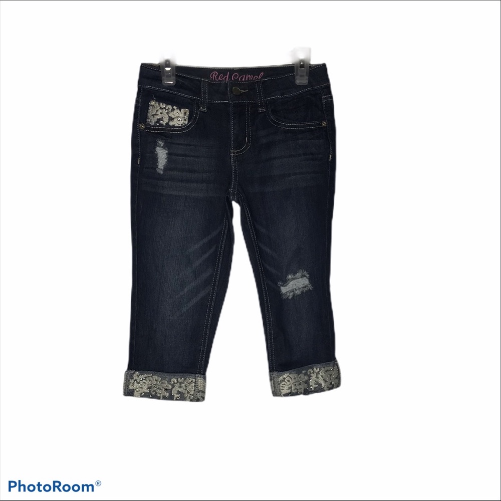 Red camel capris